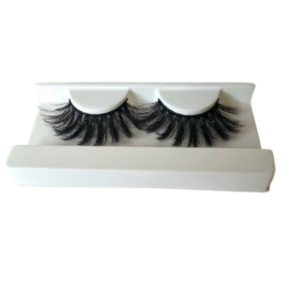 Unbranded False 3D Eyelashes – New in Packaging